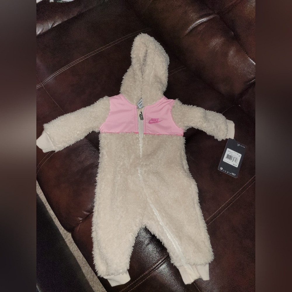 Nike 3 mon infant jump suit
